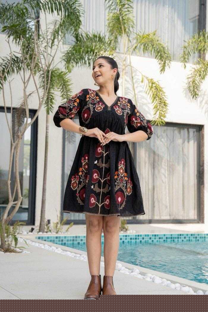 BellePoshak | Cotton Gowns Catalogs – Elegant Choice for Special Occasions